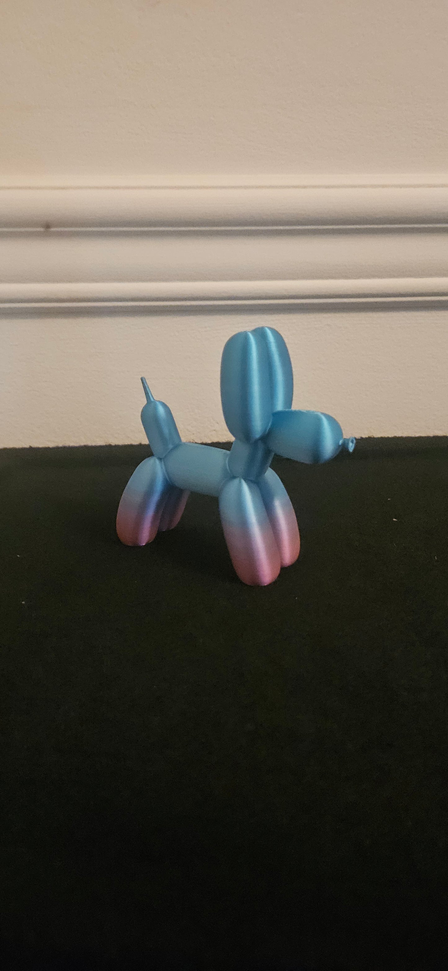 Ballon dog stand/sit
